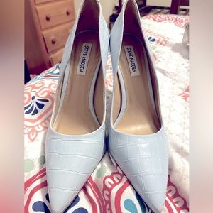 New Steve Madden blue alligator heels